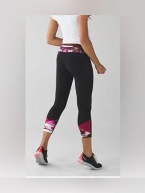 Lululemon Pace Rival Crop size 6